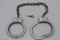 American Handcuff Company L100